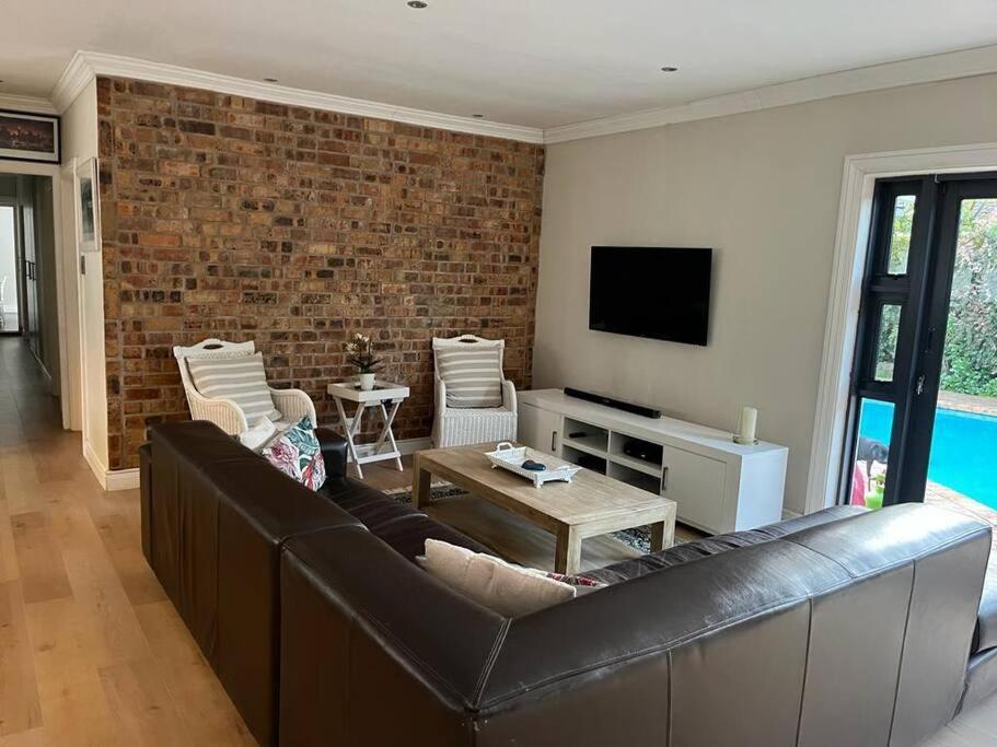 Charming Home, The Vines In Constantia * Cape Town